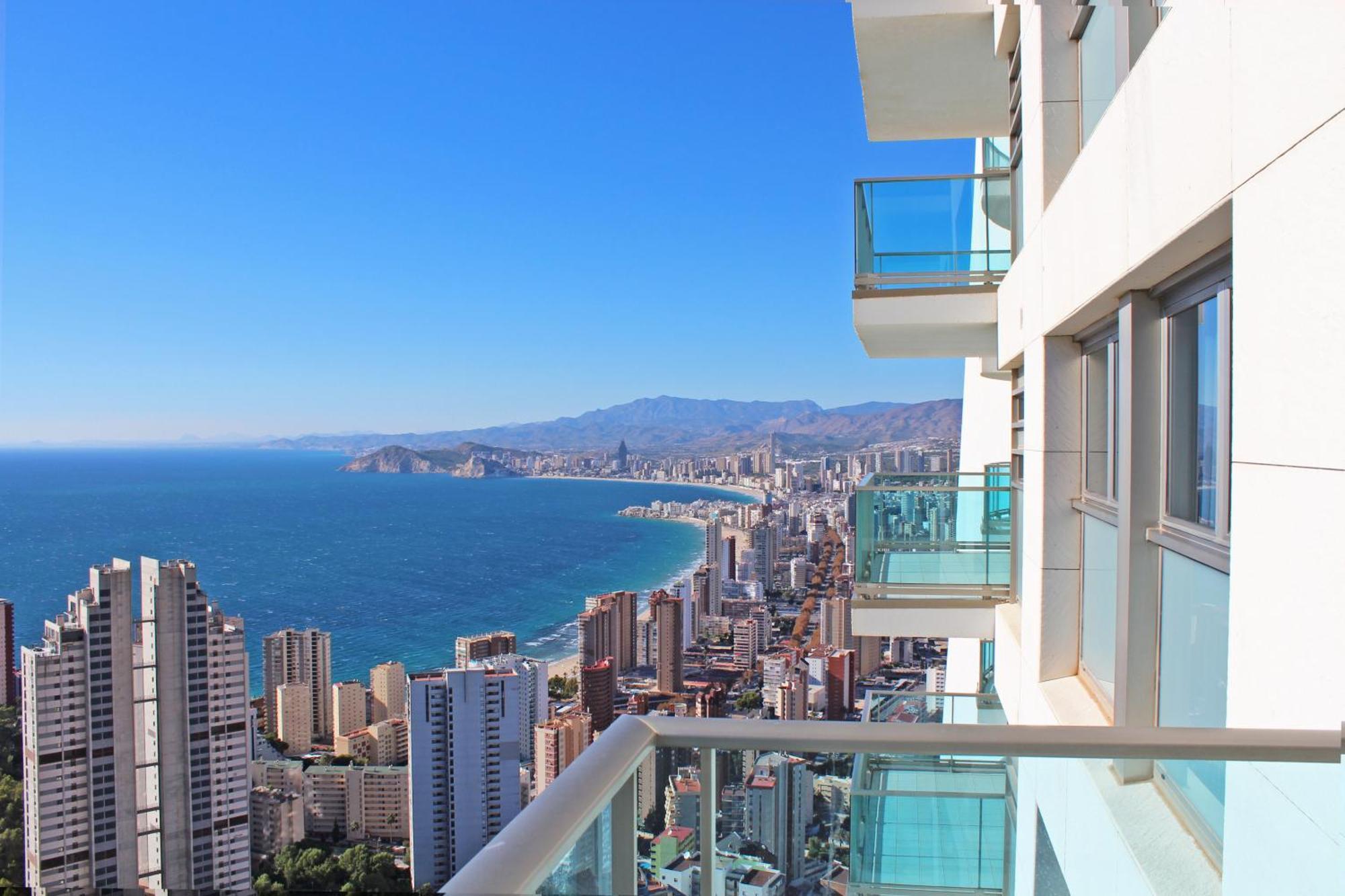 Benidorm High Rise Apartments - Sea Views - Torre Lugano Room photo