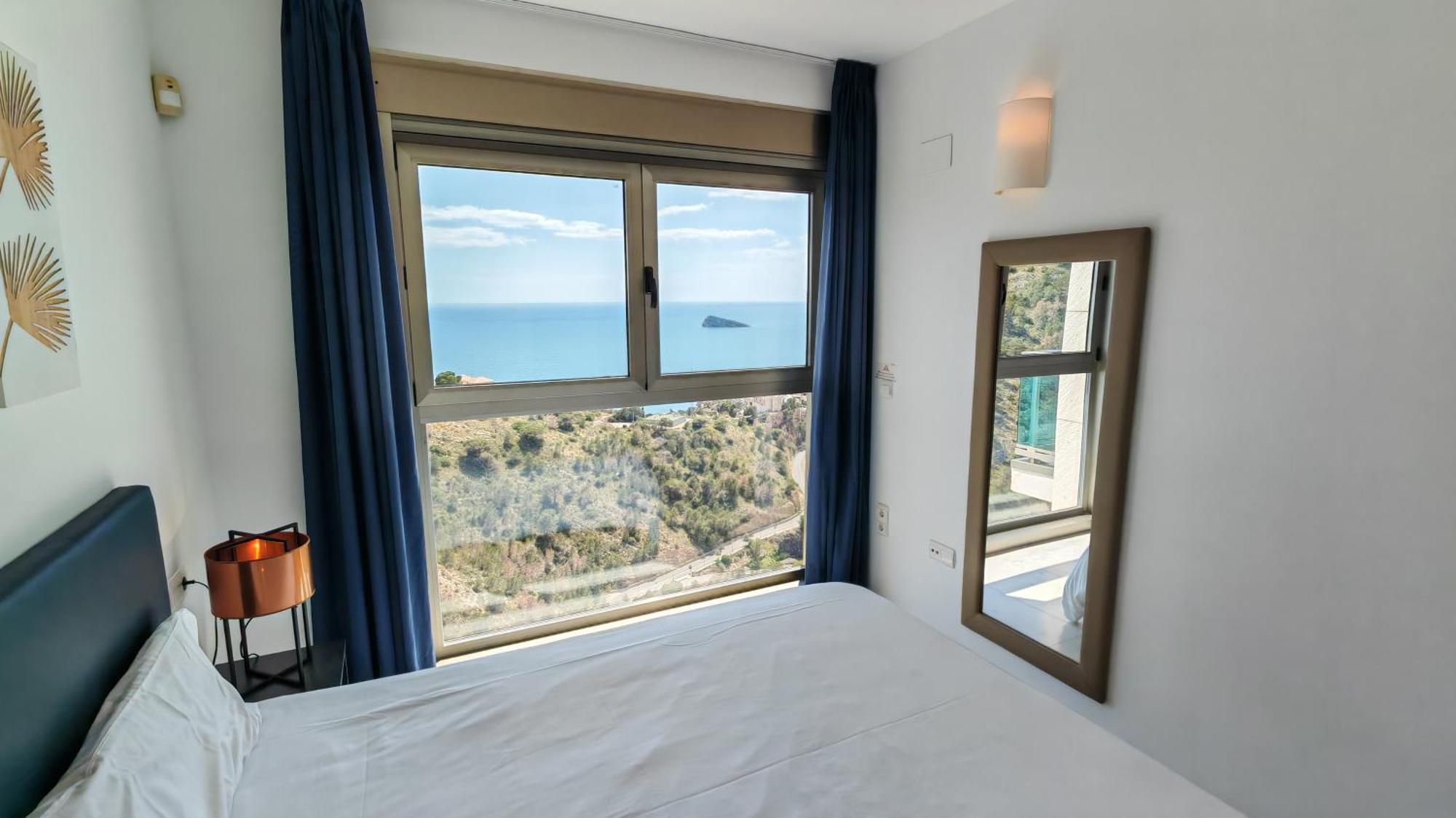 Benidorm High Rise Apartments - Sea Views - Torre Lugano Exterior photo